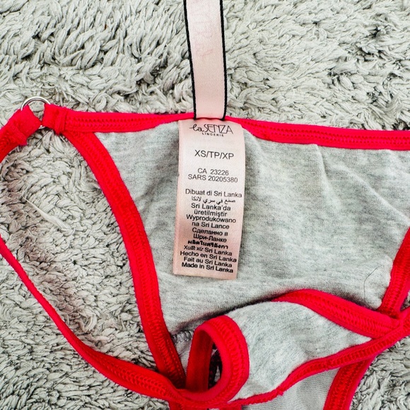 Vintage La Senza Thong - Picture 3 of 3